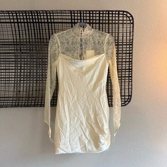 De la vali croissant mini dress in ivory silk satin and lace - Picture 2 of 10